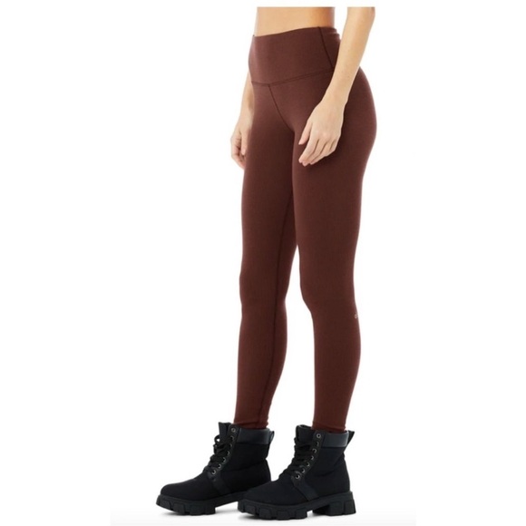 Alo Yoga Micro Waffle Knit Lowkey Leggings in Cherry Cola size xxs - Picture 9 of 10
